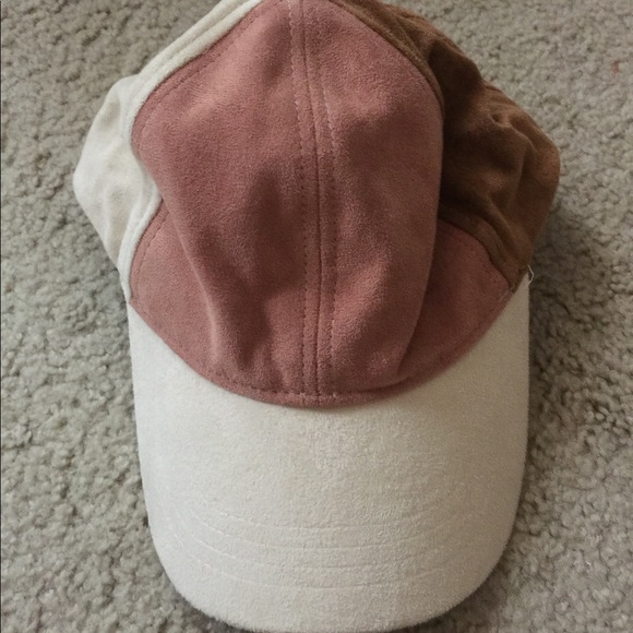 Color block hat - Picture 2 of 3